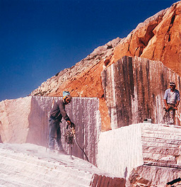 Φωτογραφία του Αποστόλη και του Μανούσου στα πρώτα κοψίματα του βουνού